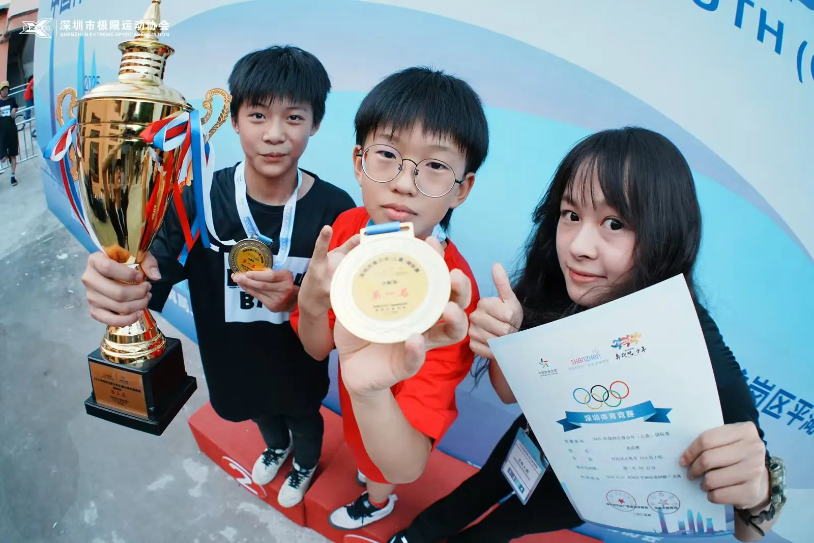 男子U, 李奕楷, 式小轮车领