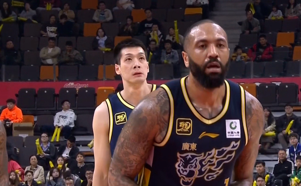 uKiZm, 以及广厦男, 是本土阵容 uKiZm, 以及广厦男, 是本土阵容