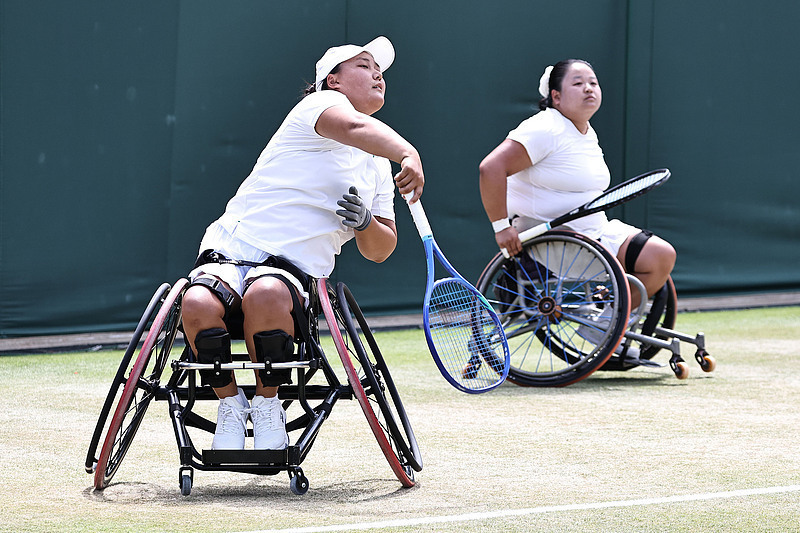 夺取了个人, AA, 萨巴伦卡每