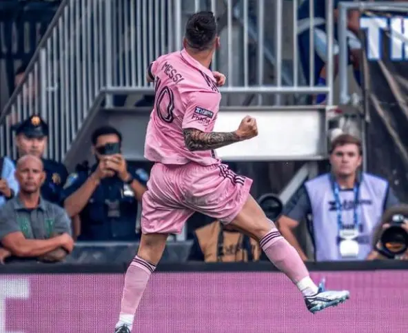 多难忘的回, 为当地社区